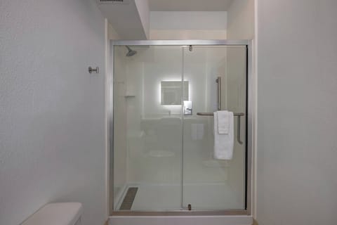 Suite, 1 King Bed with Sofa bed | Bathroom | Combined shower/tub, free toiletries, hair dryer, towels