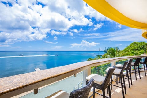 Condo, 3 Bedrooms | Property grounds