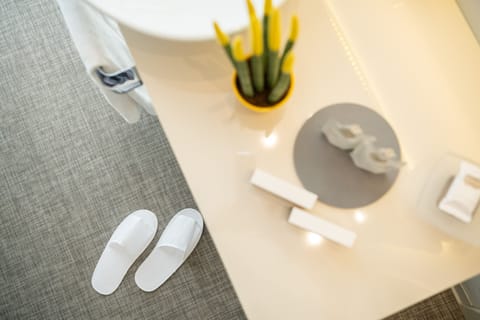 Deluxe Room, 1 King Bed, Balcony, Pool View | Premium bedding, in-room safe, desk, blackout drapes