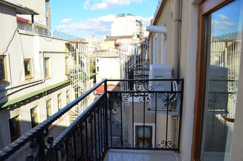 Standard Double Room | Balcony