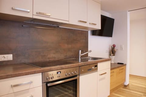 Apartment, 2 Bedrooms, Balcony | 2 bedrooms, soundproofing, free WiFi, bed sheets