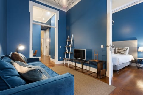 Apartment, 3 Bedrooms | Living room | Flat-screen TV