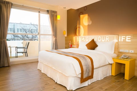 Standard Double Room, 1 King Bed, Balcony | Blackout drapes, soundproofing, free WiFi, bed sheets