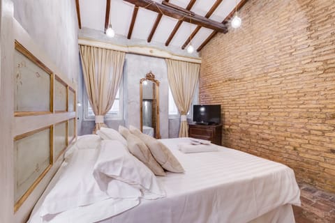 Apartment, 1 Bedroom, Jetted Tub | Premium bedding, soundproofing, iron/ironing board, free WiFi