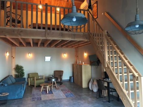 Suite (Op Zolder) | Minibar, desk, blackout drapes, iron/ironing board