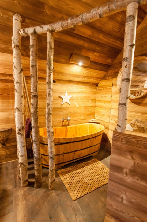 Le Murmure de l'Ecrevisse | Deep soaking bathtub