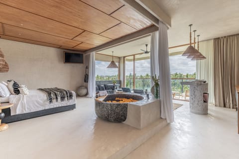 Panorama Penthouse | Premium bedding, in-room safe, free WiFi, bed sheets