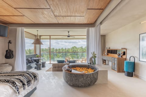 Panorama Penthouse | Premium bedding, in-room safe, free WiFi, bed sheets