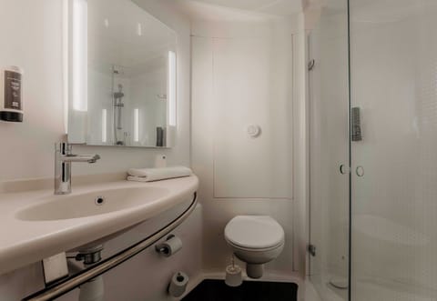 Shower, towels, soap, shampoo