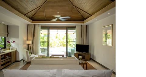 32-inch flat-screen TV with satellite channels, TV, table tennis