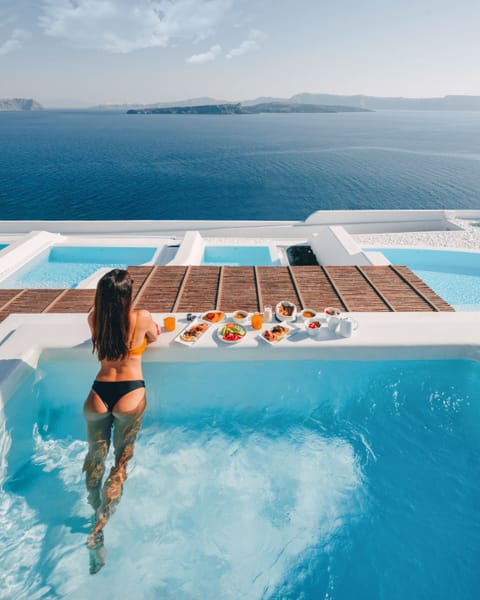 Seasonal outdoor pool, pool umbrellas, sun loungers