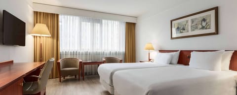 Minibar, in-room safe, desk, soundproofing