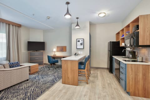 Suite, 1 Bedroom | Room amenity