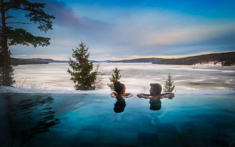 Infinity pool