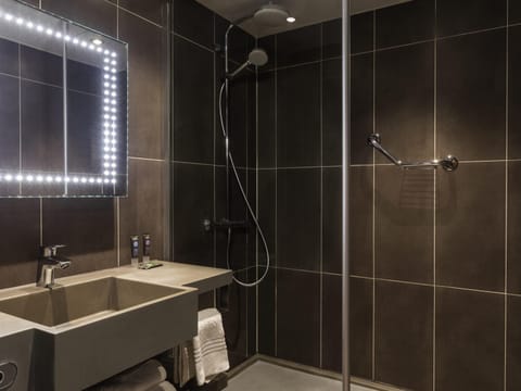 In-room safe, desk, iron/ironing board, free WiFi