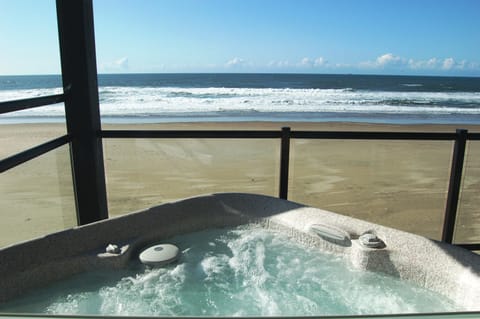 Romantic Suite, Hot Tub, Oceanfront (Accessed via Stairs) | View from room