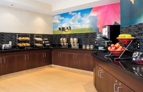 Free daily continental breakfast