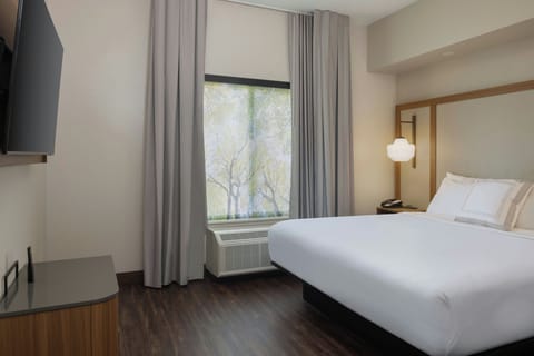 Premium bedding, pillowtop beds, desk, soundproofing