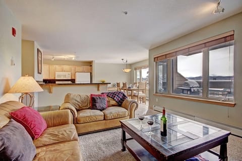 Condo, 2 Bedrooms | Living area | TV