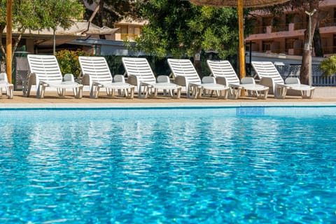 2 outdoor pools, pool umbrellas, sun loungers