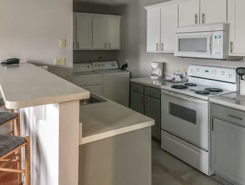 Grand Villa, 3 Bedrooms | Private kitchen | Fridge, microwave, stovetop, dishwasher