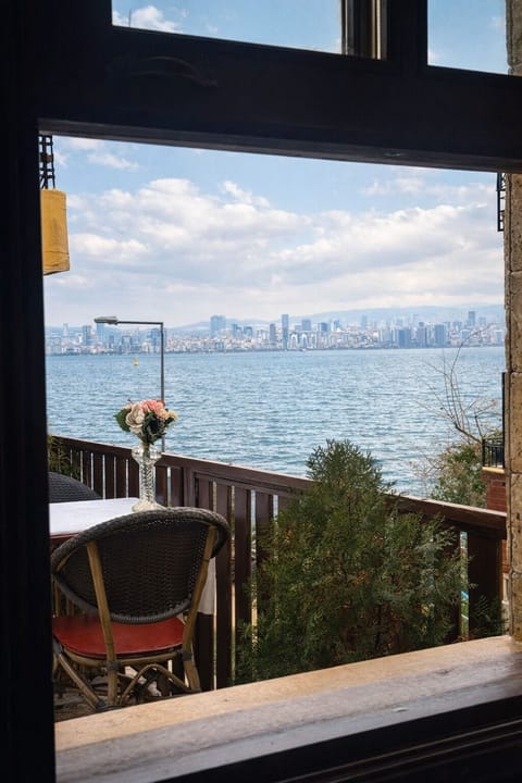 Deluxe Room, Balcony | Balcony