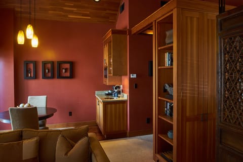 Design Suite, 1 King Bed with Sofa bed | Living area