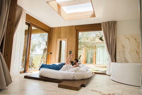 Suite con Idromassaggio | Premium bedding, minibar, in-room safe, desk