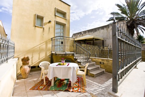 Family Double Room | Terrace/patio