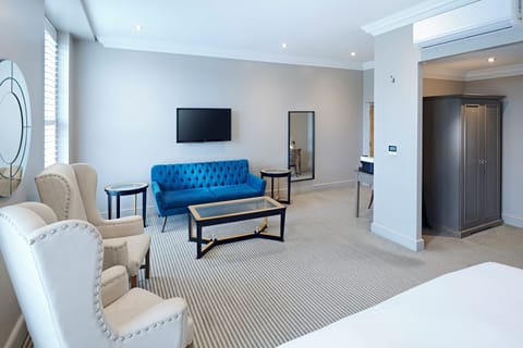 Superior Room | 1 bedroom, hypo-allergenic bedding, in-room safe, desk