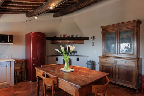 Apartment, 2 Bedrooms | In-room dining