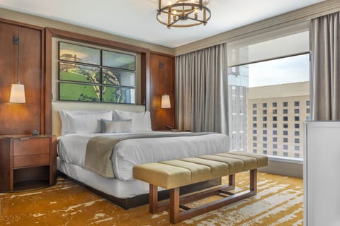 Pillowtop beds, minibar, in-room safe, desk