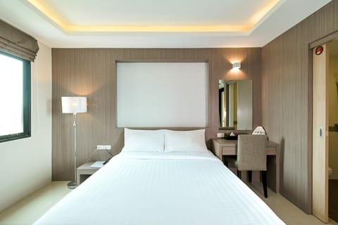 Deluxe Double Room | Desk, free WiFi, bed sheets