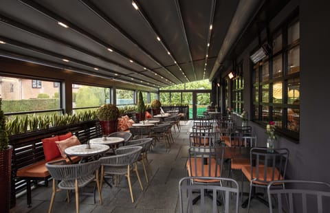 Breakfast, lunch and dinner served