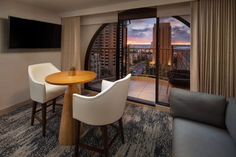 Junior Suite, 1 King Bed, Bay View (Balcony) | Egyptian cotton sheets, premium bedding, down comforters, pillowtop beds