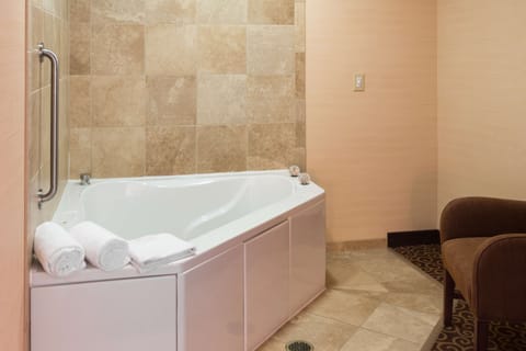 Room, 1 King Bed, Non Smoking | Hypo-allergenic bedding, in-room safe, iron/ironing board, free WiFi