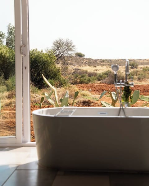 Premium Double Room | Bathroom | Hair dryer, bathrobes, towels, soap