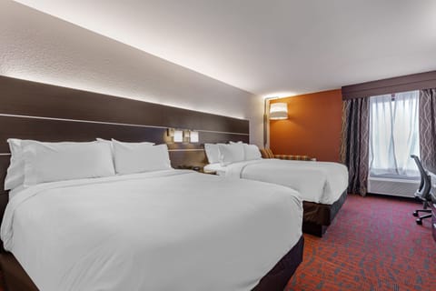 Standard Room, 2 Queen Beds | Egyptian cotton sheets, premium bedding, in-room safe, desk