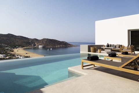 Infinity pool