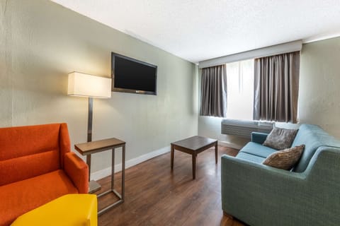 Suite, Multiple Beds, Non Smoking, Kitchen (Full Kitchen) | Premium bedding, down comforters, pillowtop beds, in-room safe