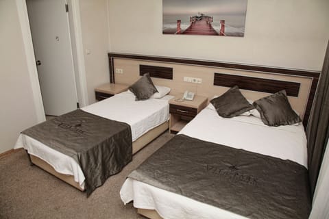 Standard Room | In-room safe, desk, iron/ironing board, free WiFi