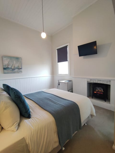 Deluxe Queen Room - Room 7 | Premium bedding, minibar, individually decorated, individually furnished