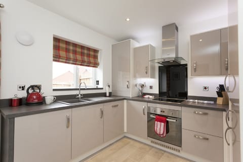 Apartment | Private kitchen | Coffee/tea maker, electric kettle