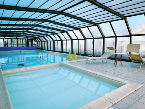 Indoor pool, seasonal outdoor pool, open open 24 hours, free cabanas