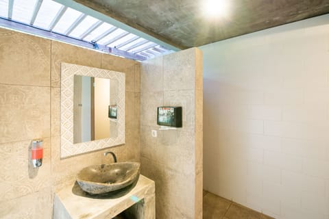 Shower, rainfall showerhead, towels