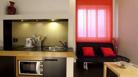 Junior Suite | Private kitchen | Fridge, microwave, stovetop, coffee/tea maker