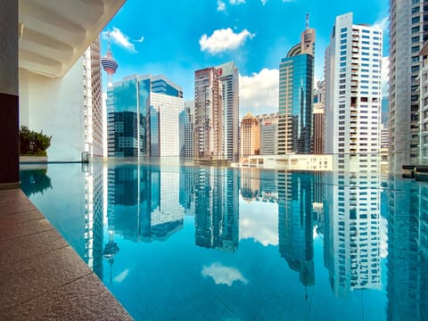 Infinity pool