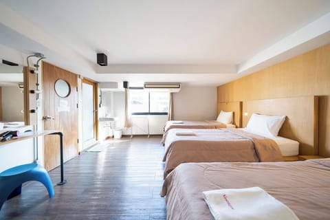 Triple Room with Private Bathroom | WiFi (free), bed sheets