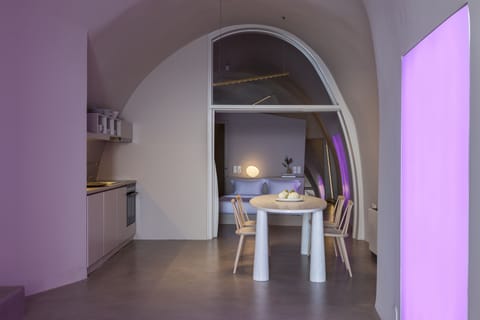 Executive Villa, 2 Bedrooms, Jetted Tub (Cave) | In-room dining