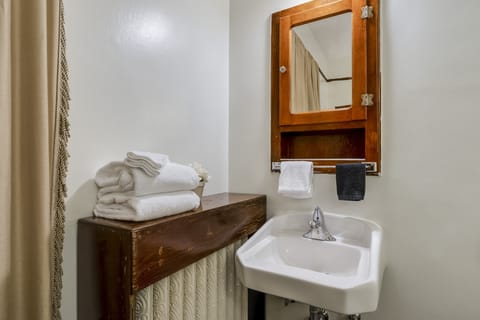 Standard Double Room, Private Bathroom | Individually decorated, free WiFi, bed sheets